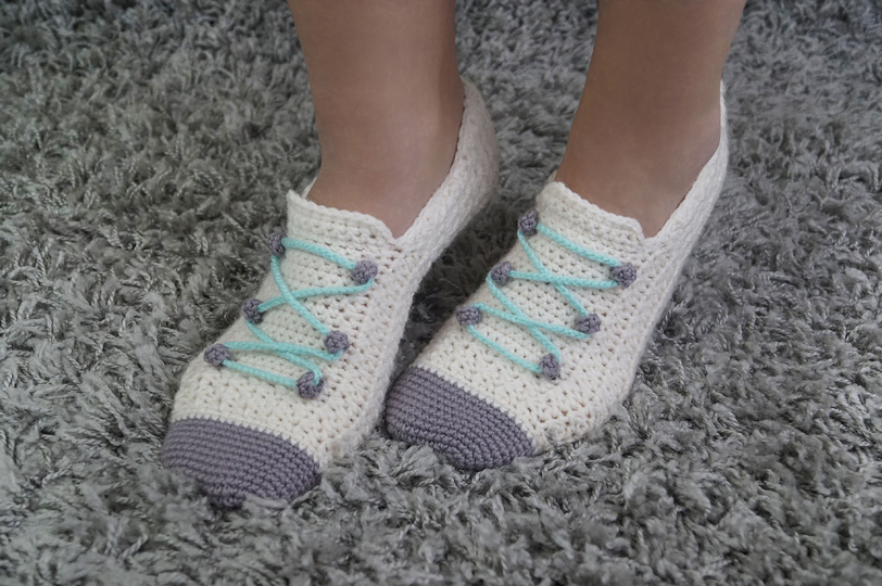 Häkelanleitung Socken mit Sneaker-Optik (36-43)