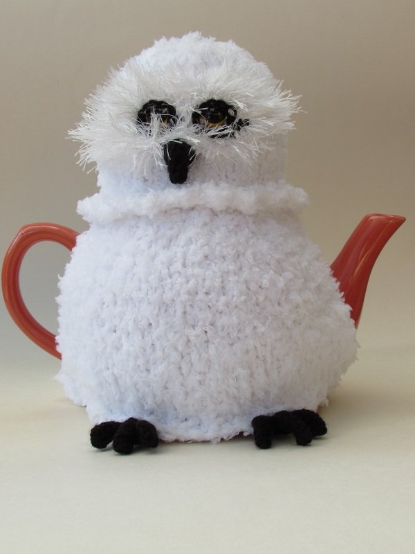 Snowy Owl Tea Cosy Knitting Pattern
