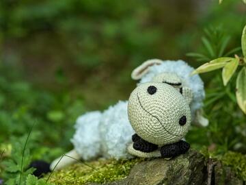 Amigurumi Schaf Sleepy Freebie - freie Häkelanleitung
