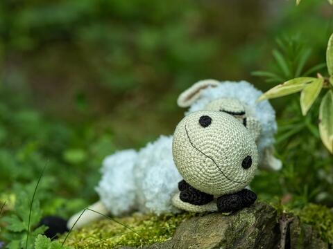 Amigurumi Schaf Sleepy Freebie - freie Häkelanleitung