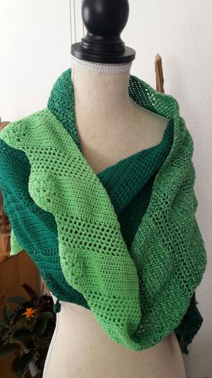 Crochet pattern: Dragon Tail "Lucky Rea"