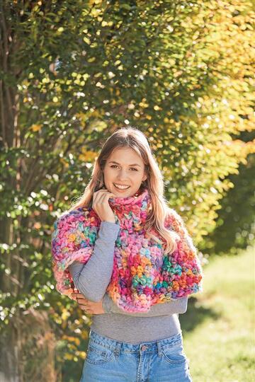 Gehäkeltes Cape in XXL Format