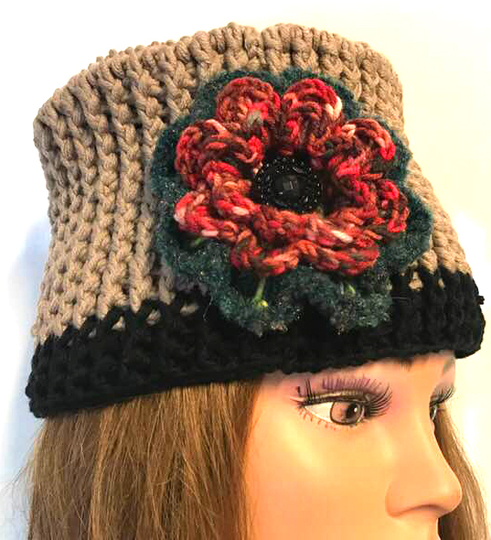 Fescher Damenhut mit Blume