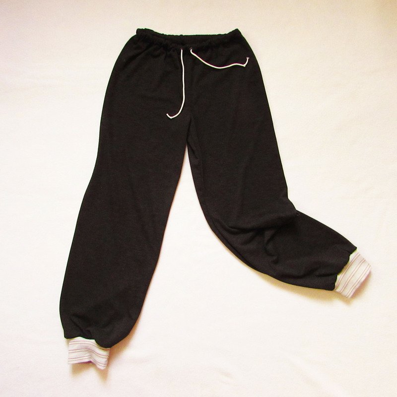 Baggy Pants casual trousers for children,boys and girls. Sizes: 2 - 10 to fit children 2 to 10 years. - Image 3