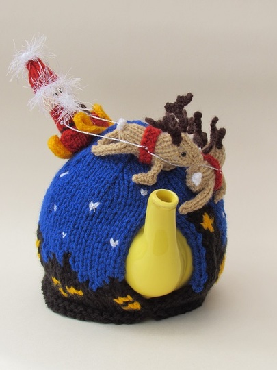 Santa's Sleigh Ride Tea Cosy Knitting Pattern