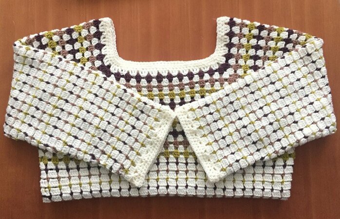 Nostalgia - Vintage Retro Style Crochet Granny Square Pattern Sweater