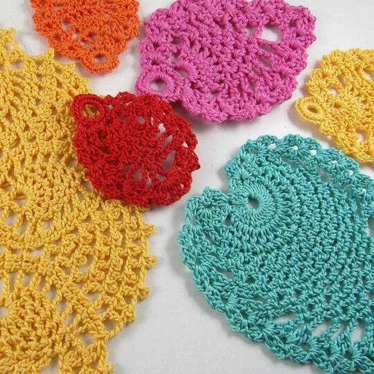 Häkelanleitung "Ostern" * Kleines Häkeldeckchen "Ananas" + Geschenksanhänger/Glasuntersetzer "Ei"