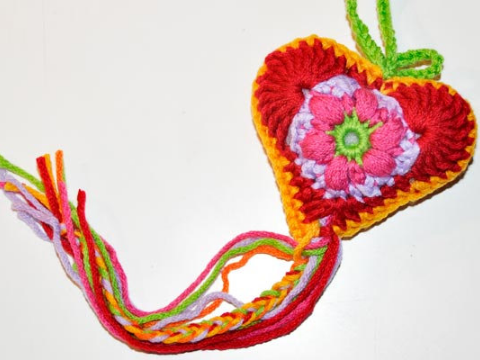 Häkelanleitung * Häkelherz “Babyblümchen”