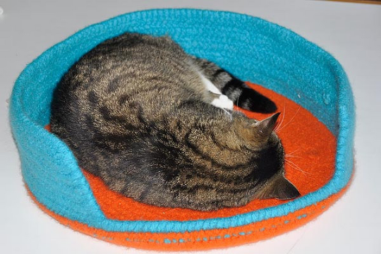 Häkelanleitung * Katzenkorb gehäkelt & gefilzt - Bild 3