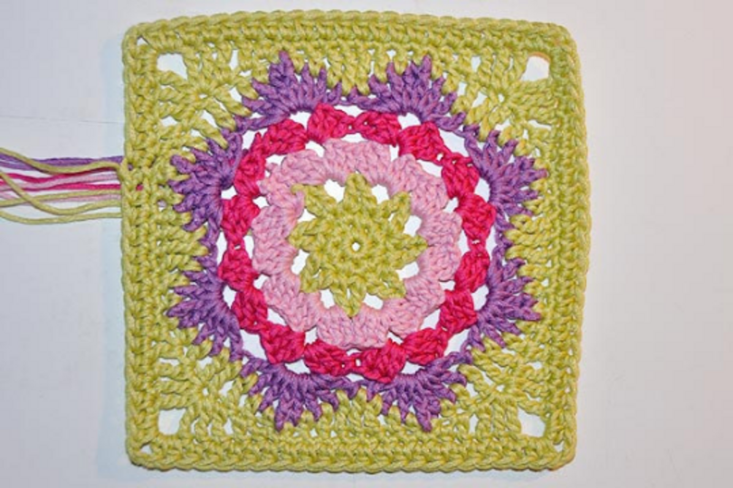 Häkelanleitung * Häkelstern und Granny Square “Estaria”