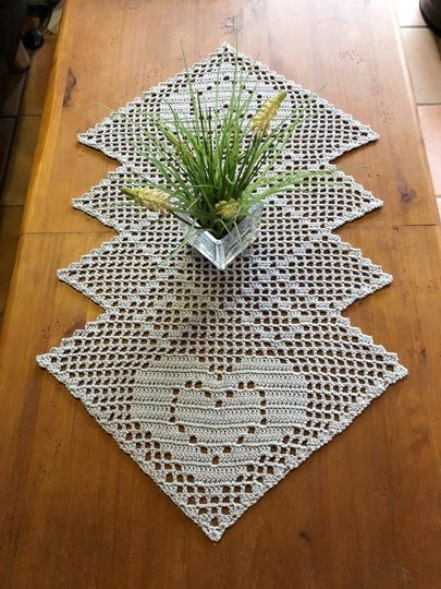Häkeln / Tischläufer ZickeZacke / 2 Größen / 3 Motive