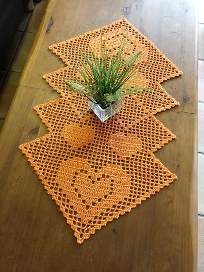 Häkeln / Tischläufer ZickeZacke / 2 Größen / 3 Motive