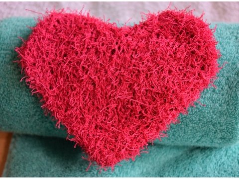 Gestrickter Herz Duschschwamm oder Spülschwamm