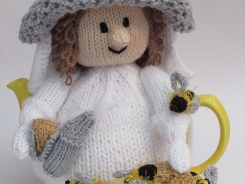 Beekeeper Tea Cosy Knitting Pattern