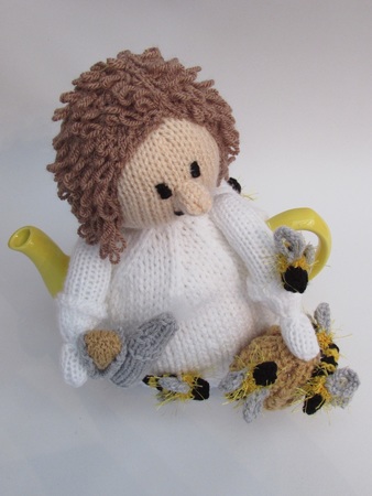 Beekeeper Tea Cosy Knitting Pattern