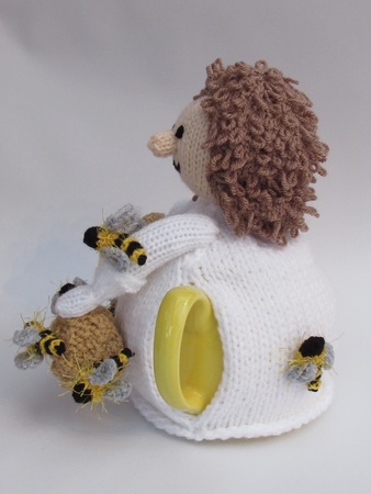 Beekeeper Tea Cosy Knitting Pattern