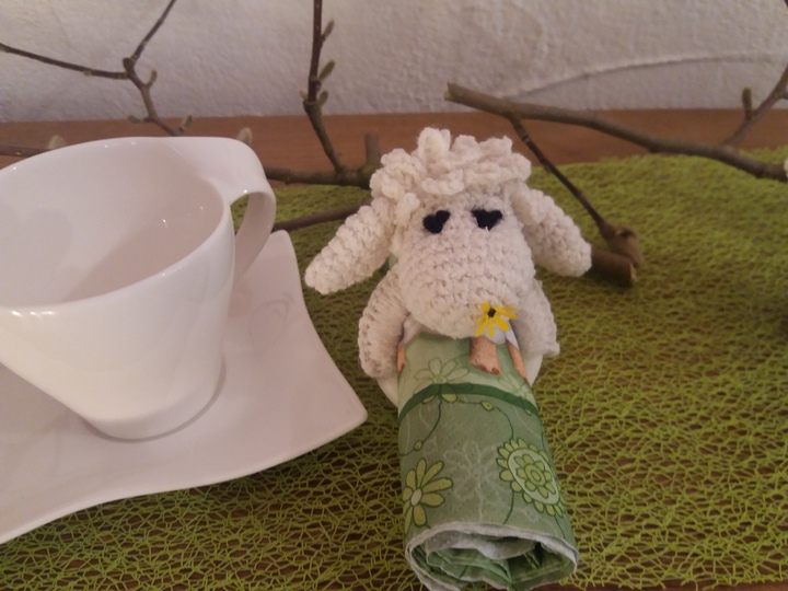 Häkelanleitung: Eierwärmer, Serviettenring Schaf