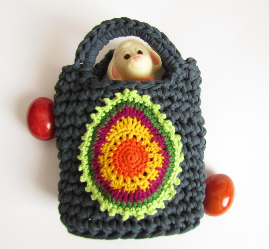 Osterkorb - Geschenktasche für Ostern - mit Osterei - Applikation