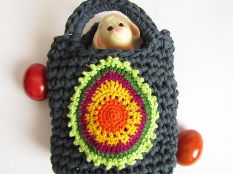 Osterkorb - Geschenktasche für Ostern - mit Osterei - Applikation