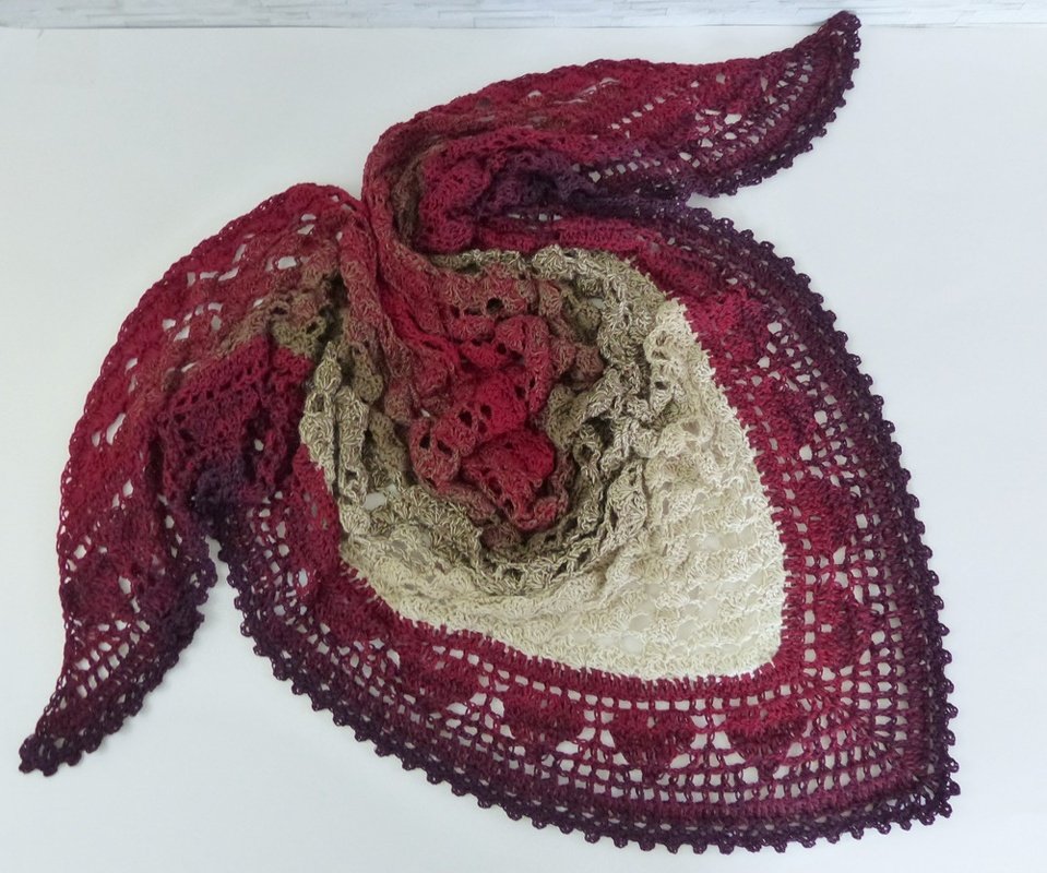 "Irima" lovely crocheted scarf with heart - Image 2
