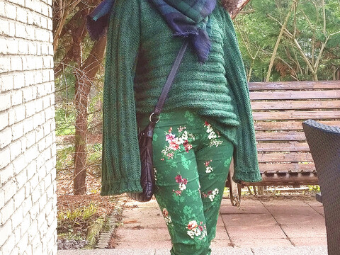 Pullover mit grossem Ärmel ( die einstellen kann)