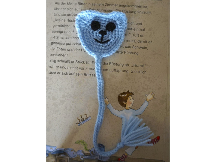 Häkelanleitung: Lesezeichen Bär