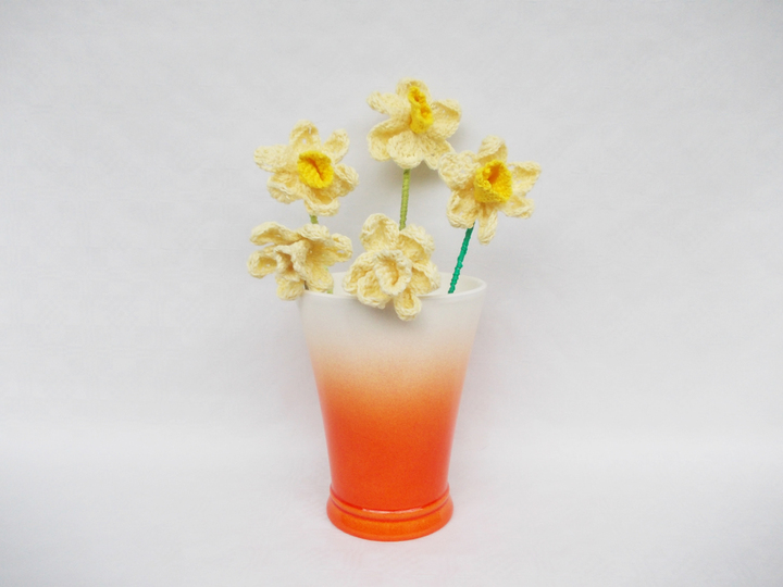 Häkelanleitung Narzissen, 2 Blütengrößen mit Stiel