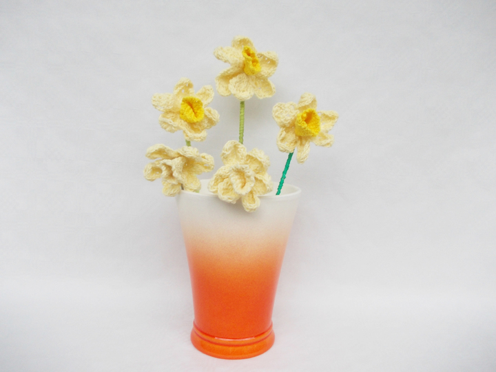 Häkelanleitung Narzissen, 2 Blütengrößen mit Stiel