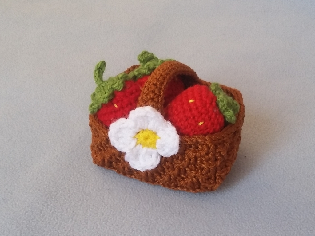 Erdbeerkörbchen Häkelanleitung
