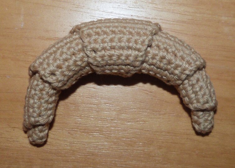 Crochet pattern croissant and pretzel