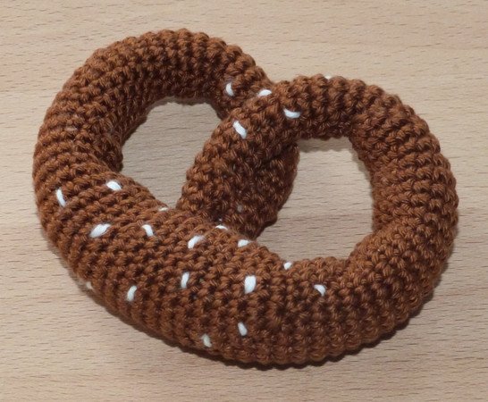Crochet pattern for croissant and pretzel
