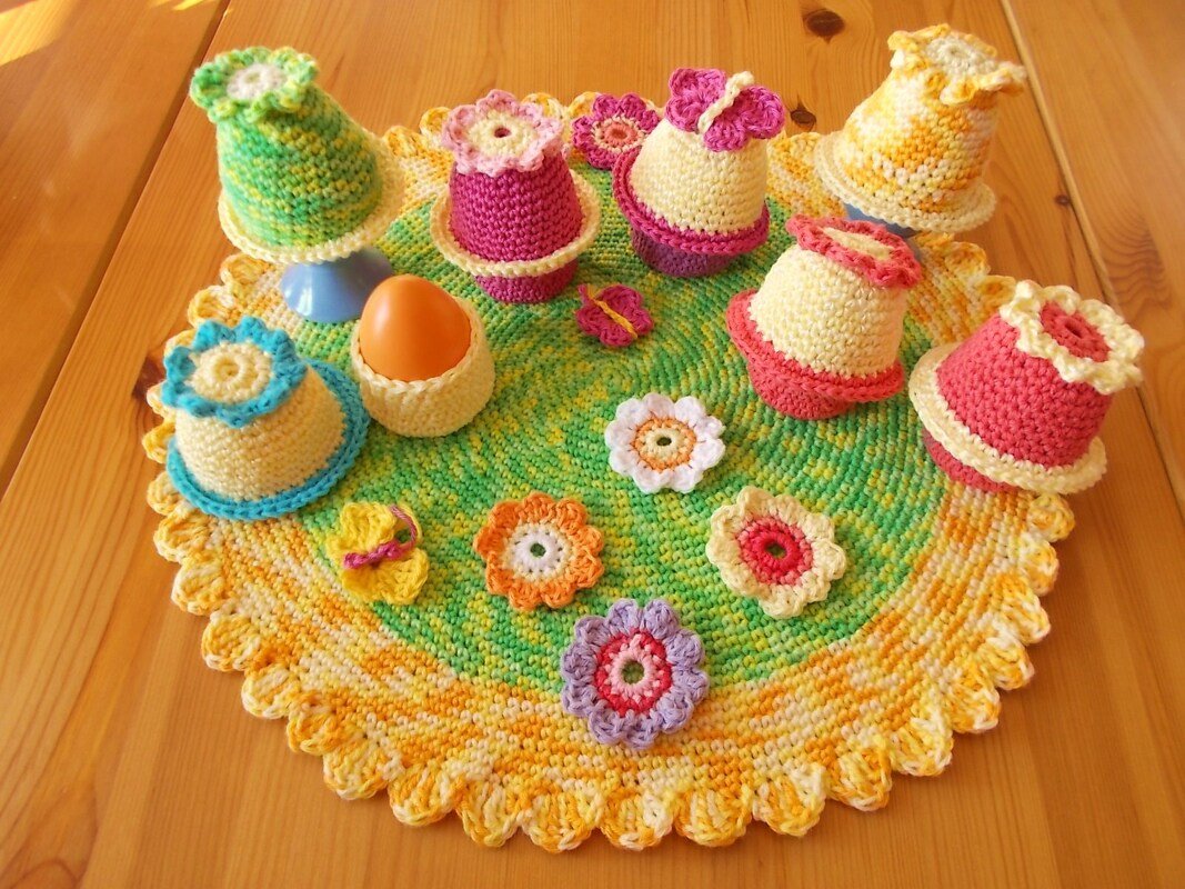 Bunte Frühlingswiese - Eierwärmer mit Tischset häkeln - Resteverwertung - Bild 4