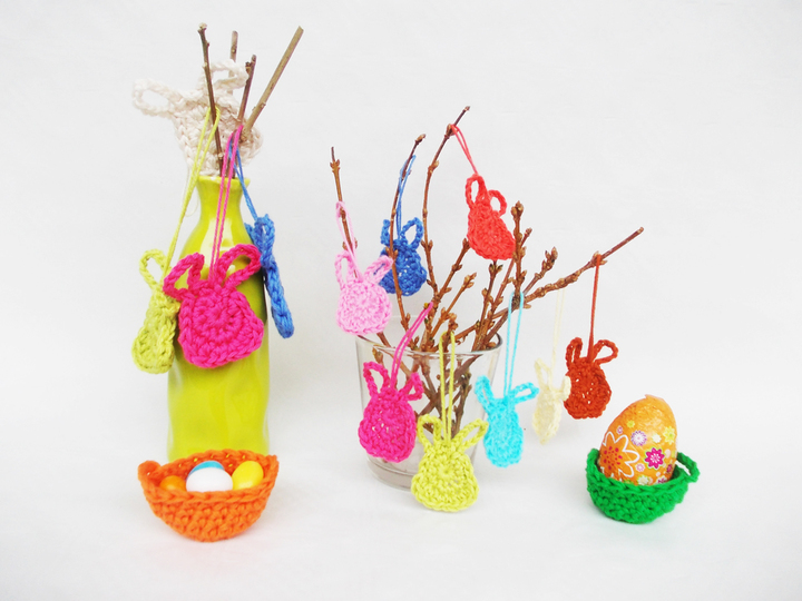 Gehäkelte Mini-Oster-Hasen und Körbchen, jeweils 2 Größen