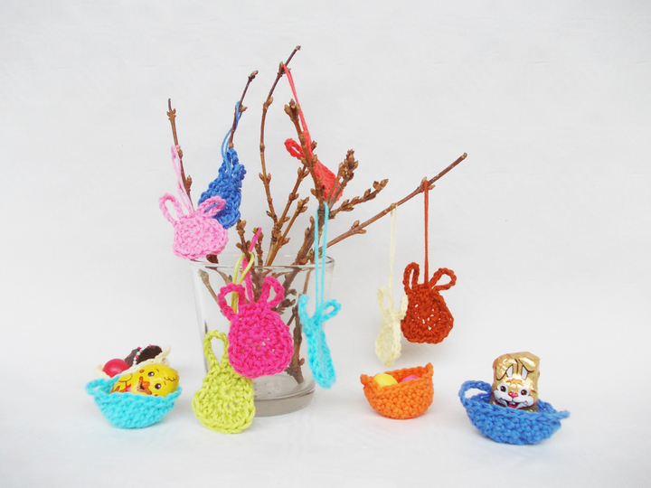 Gehäkelte Mini-Oster-Hasen und Körbchen, jeweils 2 Größen