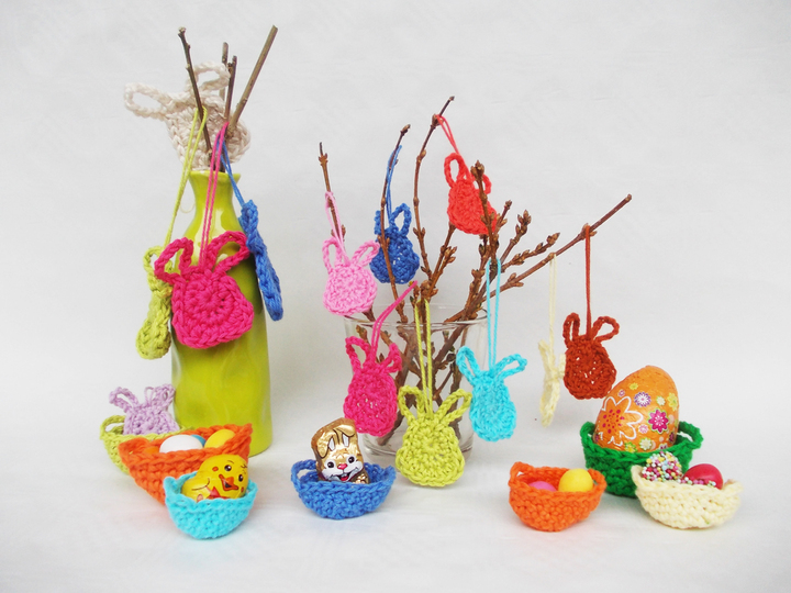 Gehäkelte Mini-Oster-Hasen und Körbchen, jeweils 2 Größen