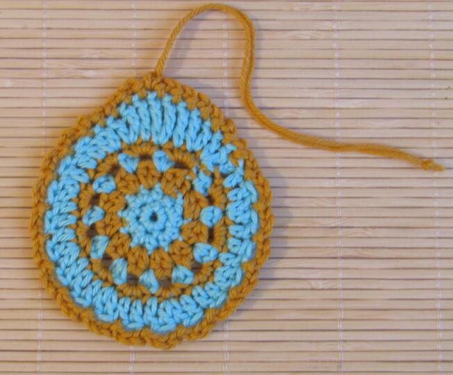 Dekorative gehäkelte Ostereier in 3 Farbvarianten