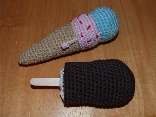Crochet pattern for ice-cream, 3 types: popsicles and cone wíth ice scoops