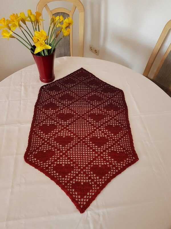 Tischdecke/ Läufer "Hearts" 84x48 cm, Häkelanleitung - Bild 3