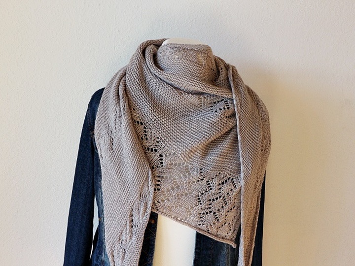 Strickanleitung asymmetrisches Dreieckstuch – Lace Tuch entspannt stricken