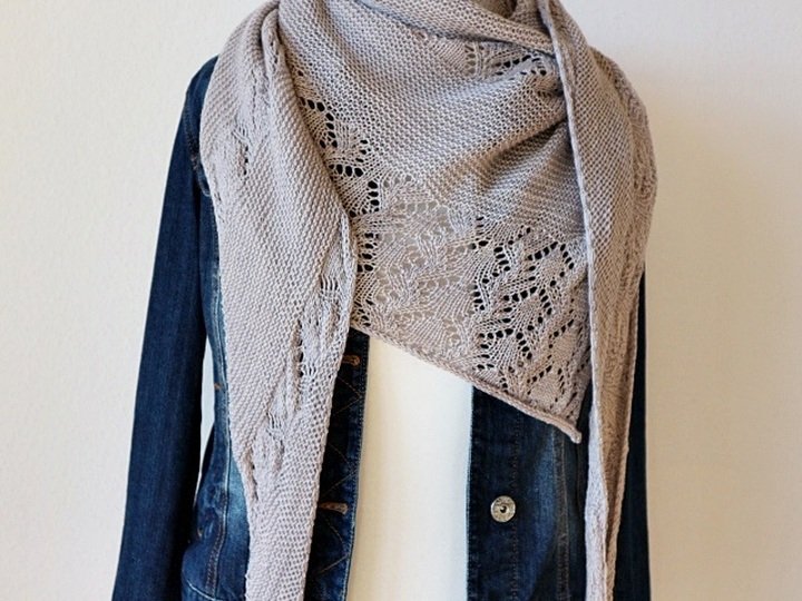Strickanleitung Dreieckstuch mit Lacemuster und kraus rechts Cloudy Day
