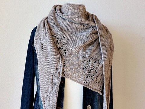 Strickanleitung Dreieckstuch mit Lacemuster und kraus rechts Cloudy Day