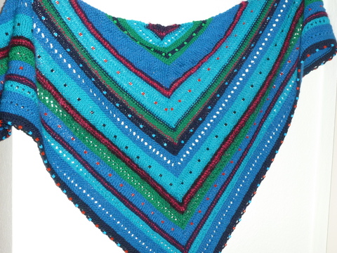 Dreiecktuch mit eingestrickten Perlen