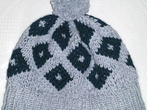 Mütze "Karo" zweifarbig gestrickt - Umfang 55-57cm