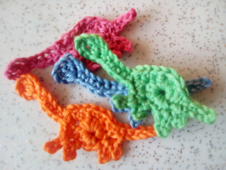 Häkelanleitung Dino Applikation