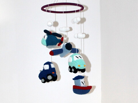 Crochet a Vehicle Mobile – Five Vehicles and Clouds on a Wreath (EN & DE)