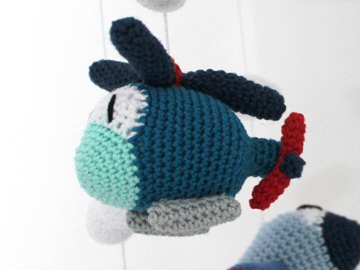 Crochet a Vehicle Mobile – Five Vehicles and Clouds on a Wreath (EN & DE)