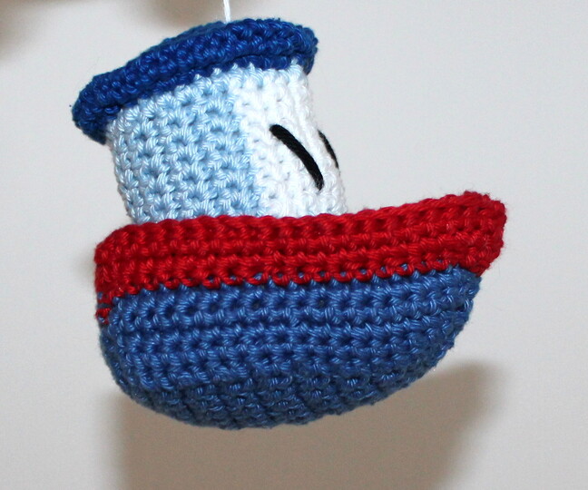 Crochet a Vehicle Mobile – Five Vehicles and Clouds on a Wreath (EN & DE)