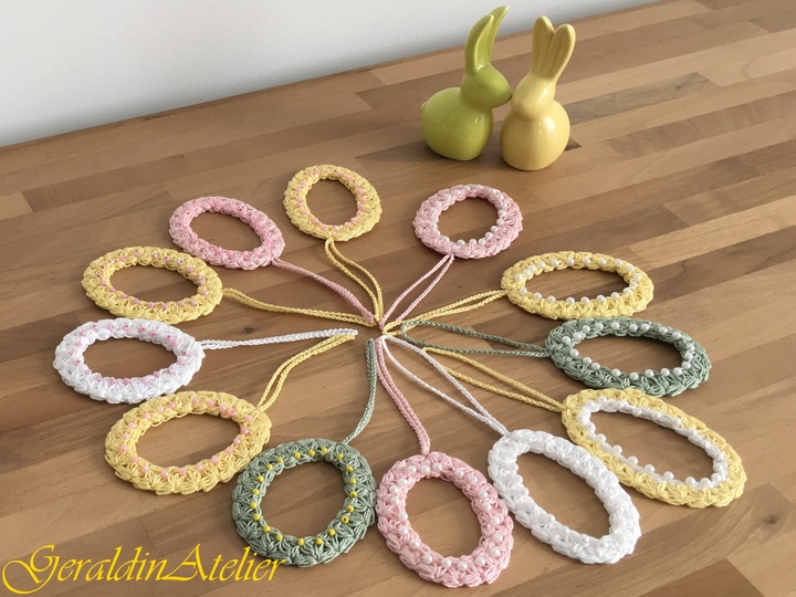 Bunte Ostereier in Sternenmuster