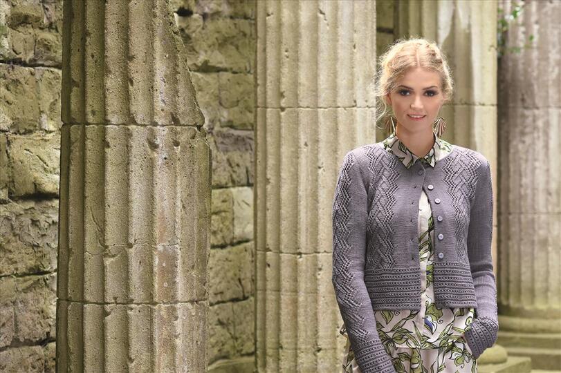 Strickjacke mit Lochmuster