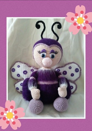 Happy Spring Bugs: Maxiedition - "Schinya - Schmetterling"